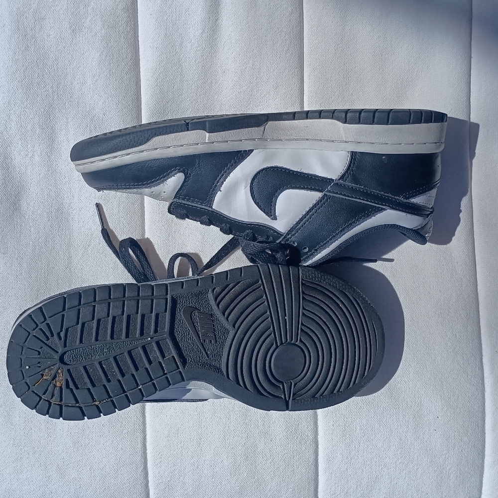 Nike Leather Dunk Low, Georgetown size 5Y - Picture 3 of 6